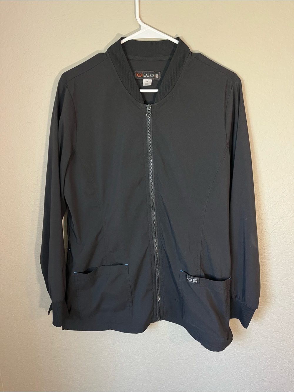 Koi Basics Black Zip Front Scrub Jacket Women's Medium Stretch Medical Uniform